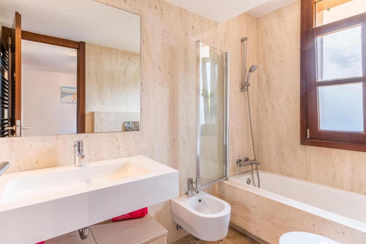 Villa De Lujo Con Piscina, Jacuzzi, Jardín Y Terraza *